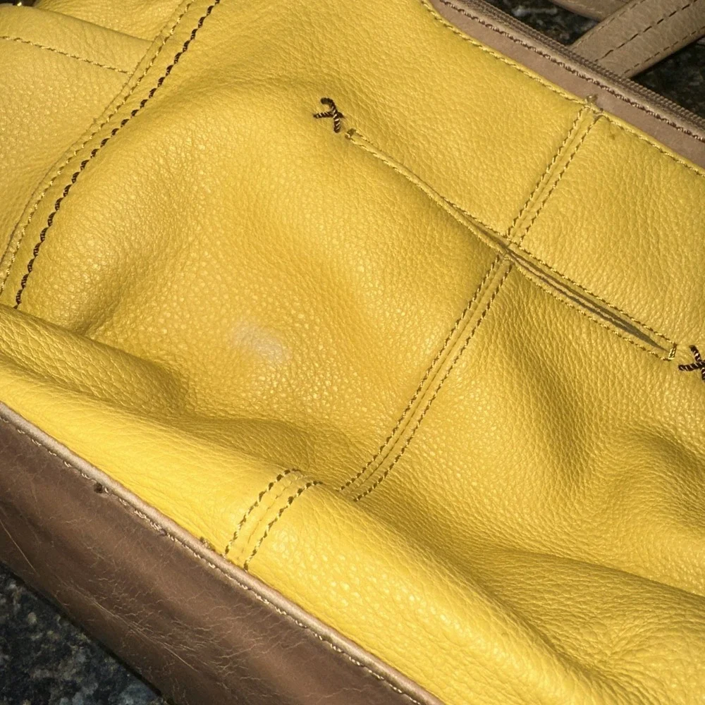 The Sak Hobo Shoulder Bag Purse Yellow‎ Mustard Tan Pebbled Bag Charm